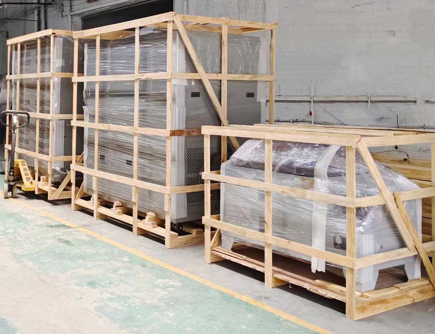 ?鹽霧老化試驗箱送貨廣州客戶公司